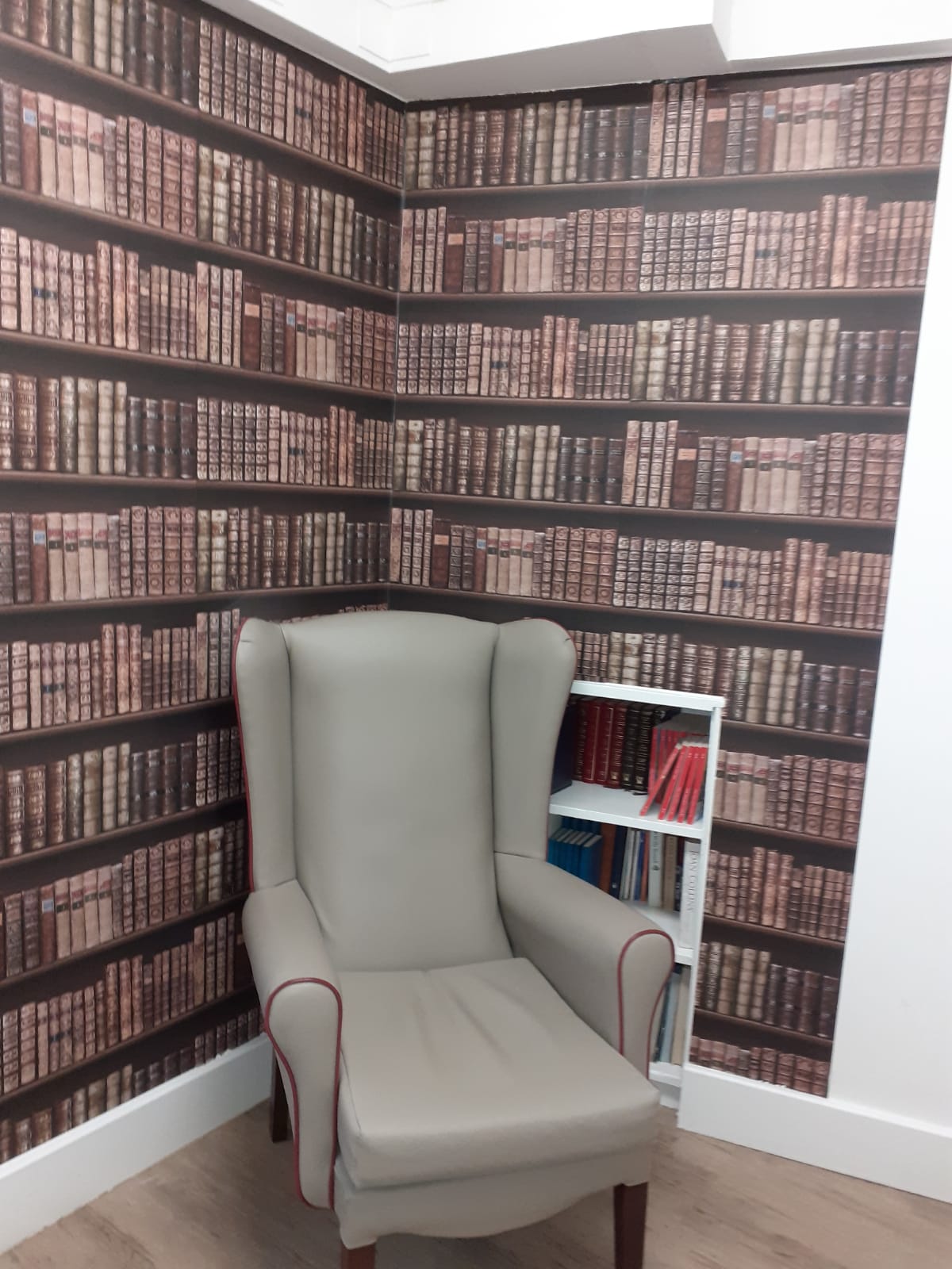 Comfortable Living Room at St Martins Residential Home Nottingham – Warm and Welcoming Space for Seniors
